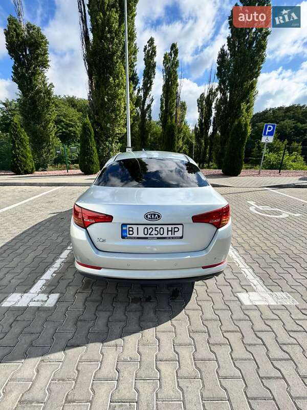 Седан Kia K5 2013 в Кременчуге