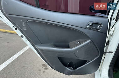 Седан Kia K5 2012 в 