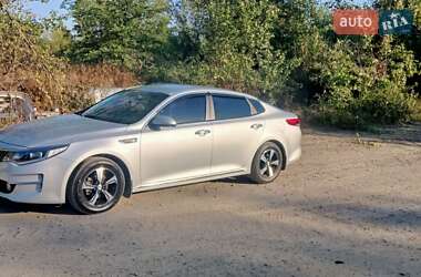 Седан Kia K5 2015 в 