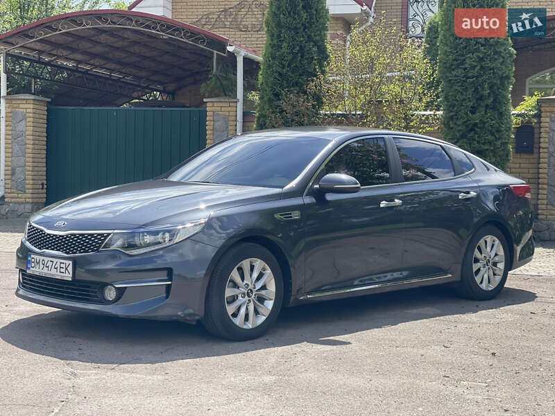 Седан Kia K5 2016 в 