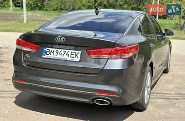 Седан Kia K5 2016 в 