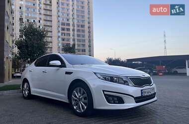 Седан Kia K5 2013 в 