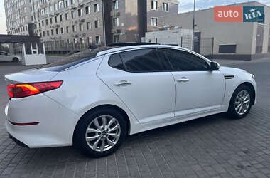 Седан Kia K5 2013 в 