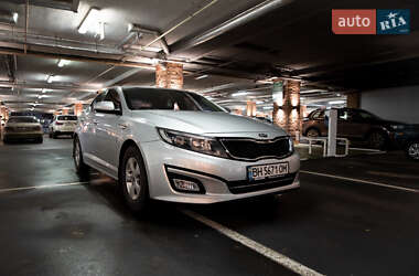Седан Kia K5 2015 в 