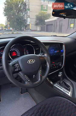 Седан Kia K5 2011 в 