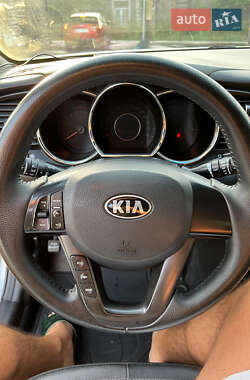 Седан Kia K5 2013 в 