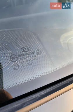 Седан Kia K5 2013 в 