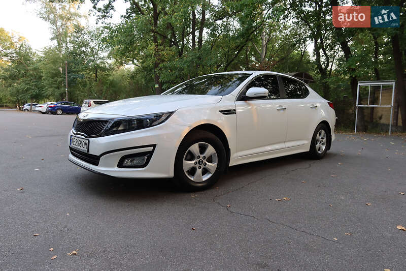 Седан Kia K5 2014 в Дніпрі