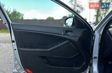 Седан Kia K5 2015 в 
