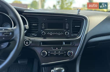Седан Kia K5 2015 в 