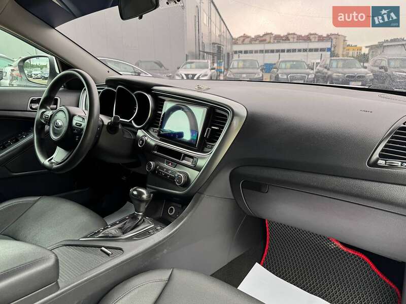 Седан Kia K5 2014 в Львове