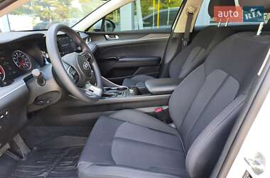 Седан Kia K5 2020 в 