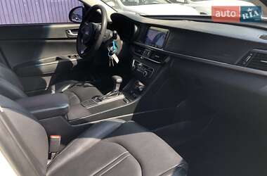 Седан Kia K5 2017 в 