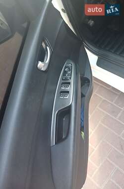 Седан Kia K5 2015 в 