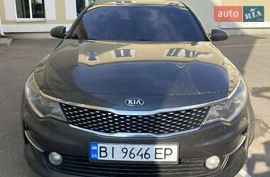 Седан Kia K5 2016 в 