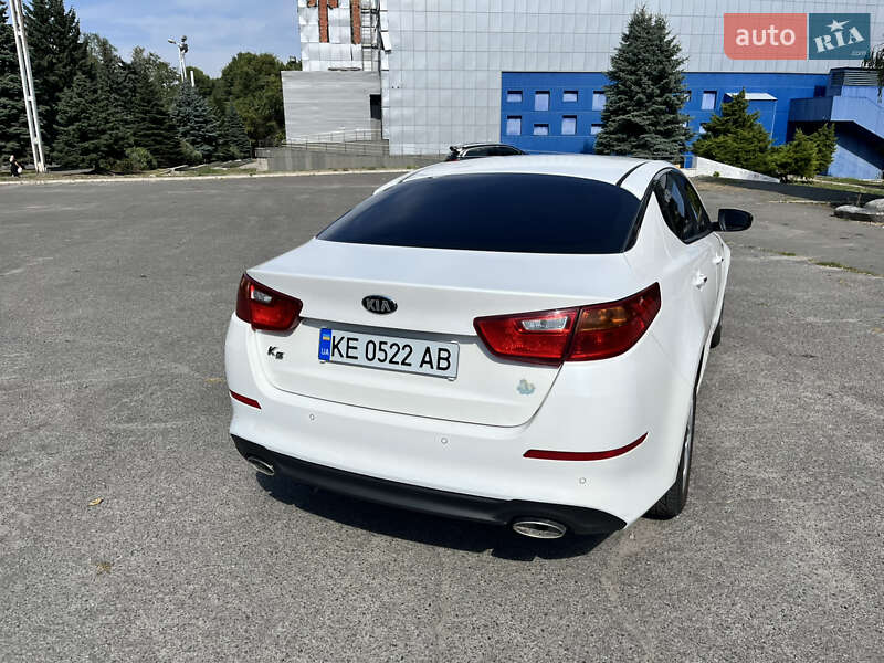 Седан Kia K5 2014 в Днепре