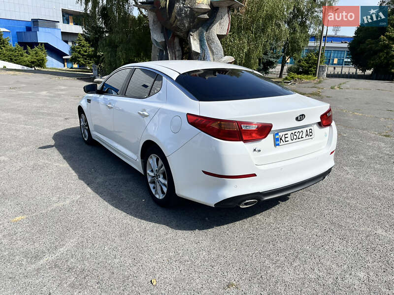 Седан Kia K5 2014 в Днепре