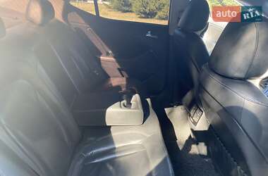 Седан Kia K5 2010 в 