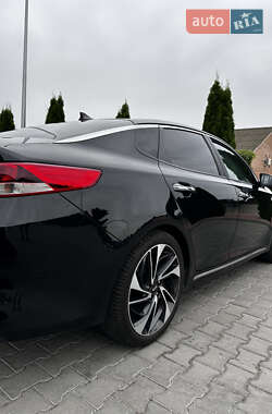 Седан Kia K5 2016 в 