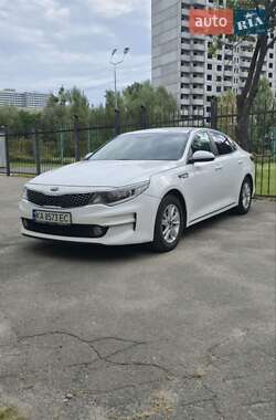 Седан Kia K5 2015 в Киеве