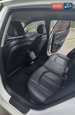 Седан Kia K5 2015 в 