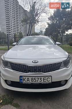 Седан Kia K5 2015 в 