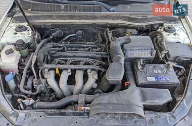 Седан Kia K5 2010 в 