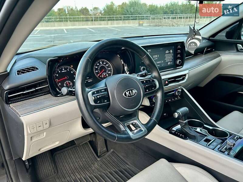 Седан Kia K5 2020 в Киеве