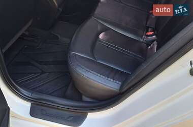 Седан Kia K5 2015 в 