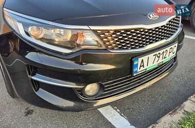 Седан Kia K5 2017 в 
