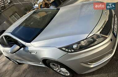 Седан Kia K5 2012 в 