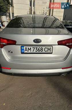 Седан Kia K5 2012 в 