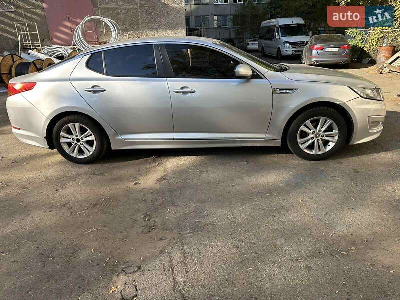 Седан Kia K5 2012 в Києві