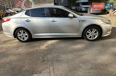 Седан Kia K5 2012 в 
