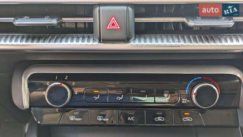 Седан Kia K5 2021 в Киеве