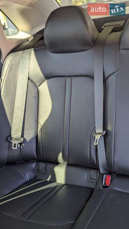 Седан Kia K5 2021 в Киеве