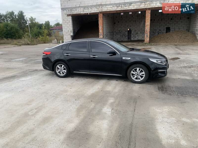 Седан Kia K5 2017 в Броварах