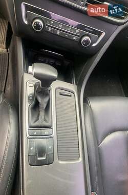 Седан Kia K5 2017 в 