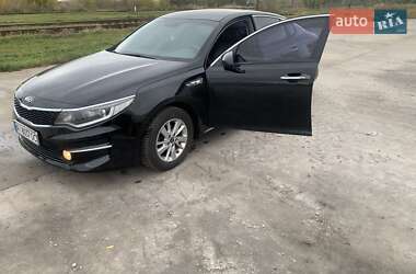 Седан Kia K5 2017 в 