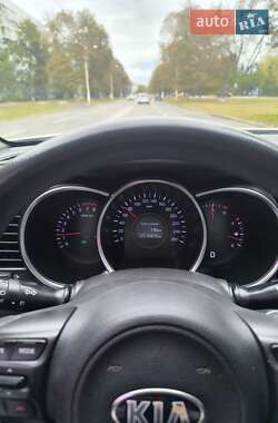 Седан Kia K5 2013 в 