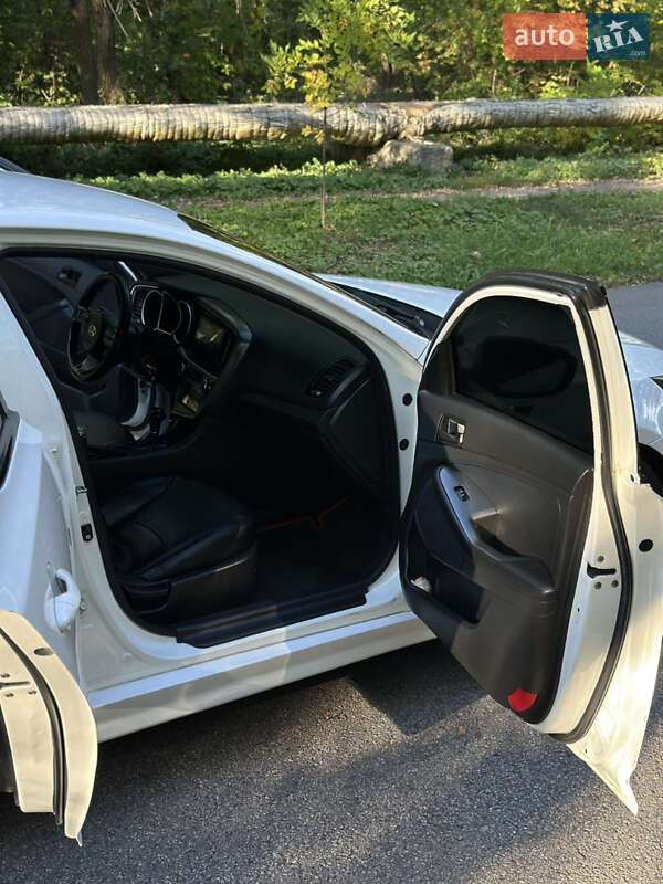 Седан Kia K5 2014 в Харькове