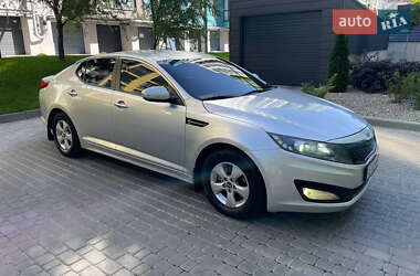 Седан Kia K5 2012 в 