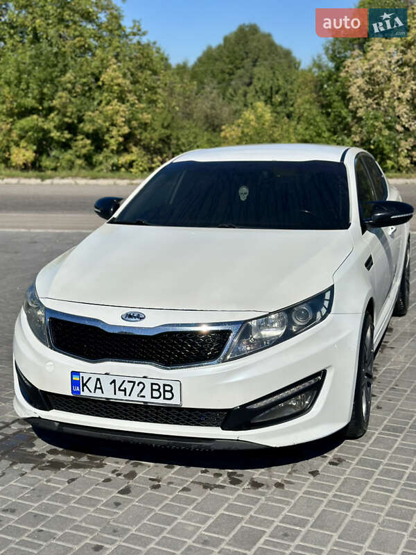 Седан Kia K5 2010 в 