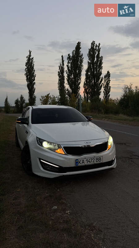 Седан Kia K5 2010 в Фастове