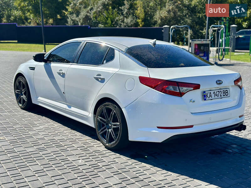 Седан Kia K5 2010 в Фастове