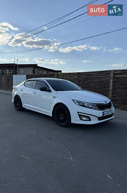 Седан Kia K5 2014 в Славянске