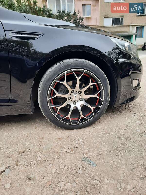 Седан Kia K5 2012 в Одессе