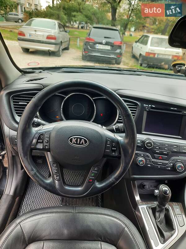 Седан Kia K5 2012 в Одессе