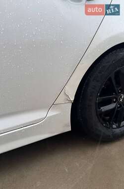 Седан Kia K5 2011 в 