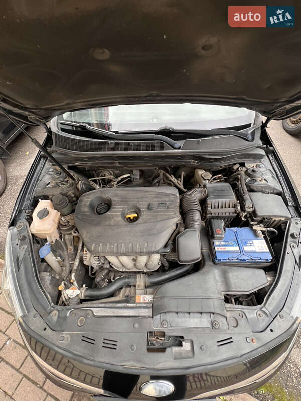 Седан Kia K5 2012 в Киеве